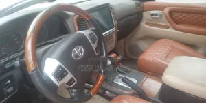 Toyota Land Cruiser 2005 White