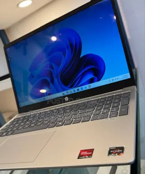 New Laptop HP 8GB AMD Ryzen 5 SSD 512GB