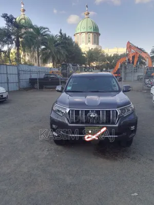 Toyota Land Cruiser Prado 2.8 2023 Gray