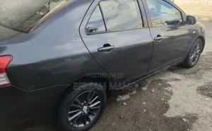 Toyota Yaris 2010 Gray