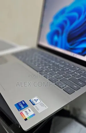 New Laptop Dell Inspiron 15 16GB Intel Core I7 SSD 512GB