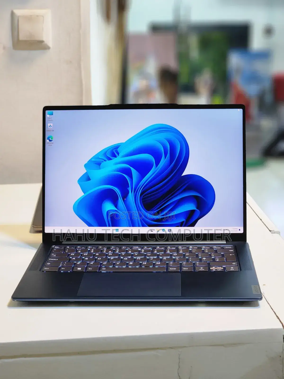 New Laptop Lenovo Yoga 7i 16GB Intel Core I7 SSD 1T
