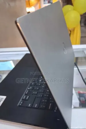 New Laptop Dell Precision 15 5520 16GB Intel Core I7 SSD 512GB