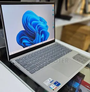 New Laptop Dell 16GB Intel Core I7 SSD 512GB