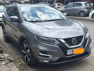 Photo - Nissan Qashqai 2018 Gray