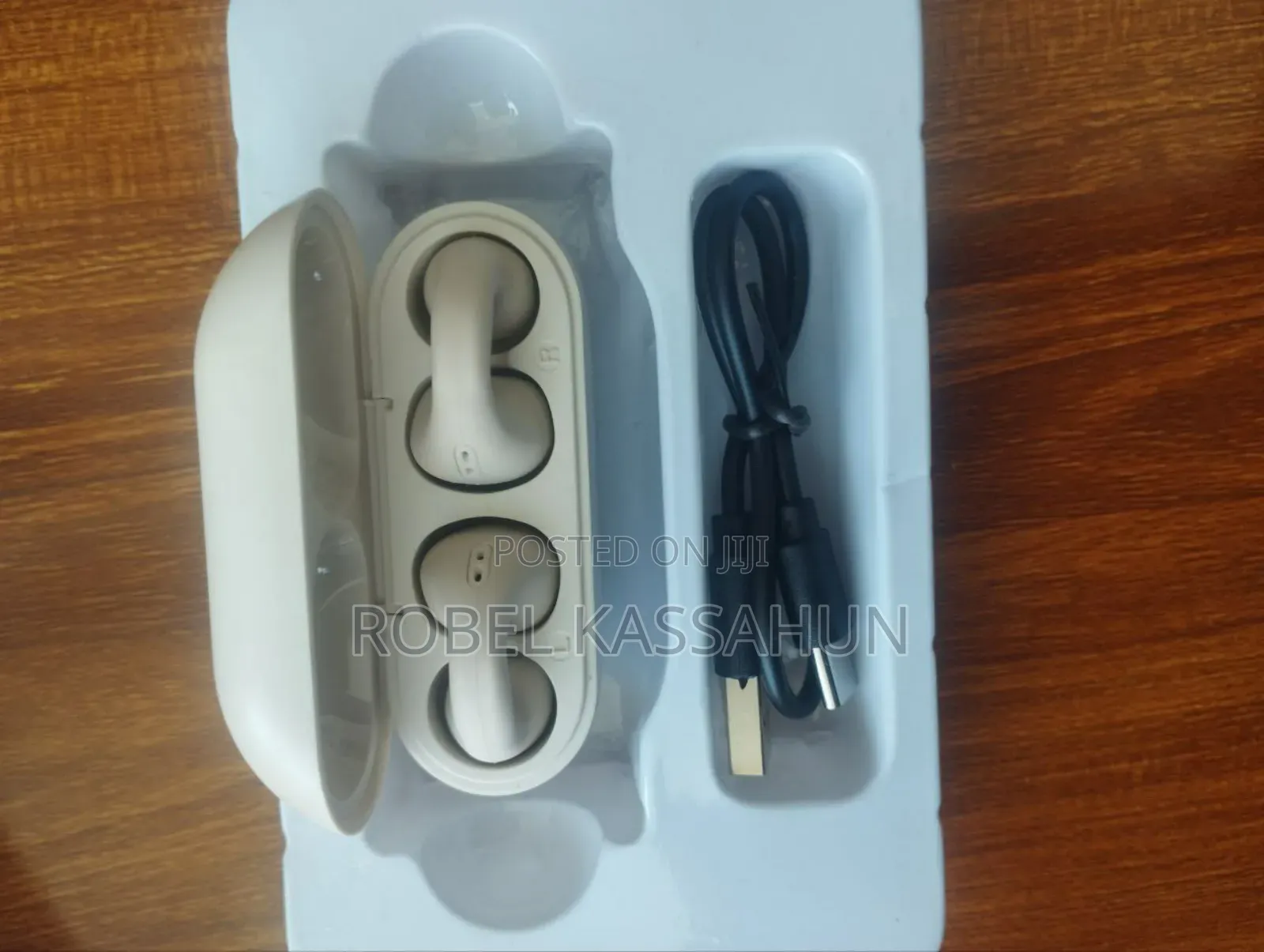 Earbuds and Earphones