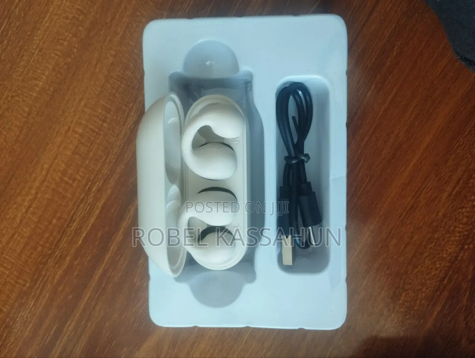 Earbuds and Earphones