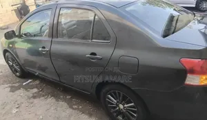 Toyota Yaris 2013 Black