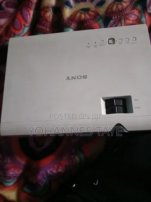 Photo - Sony VPL-Dx102