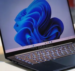 Photo - New Laptop Lenovo Yoga 710 16GB Intel Core I7 SSD 1T