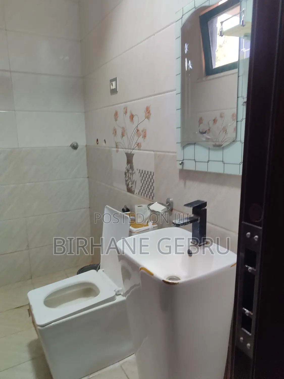 Furnished 7bdrm House in G+3 House, Bole for rent