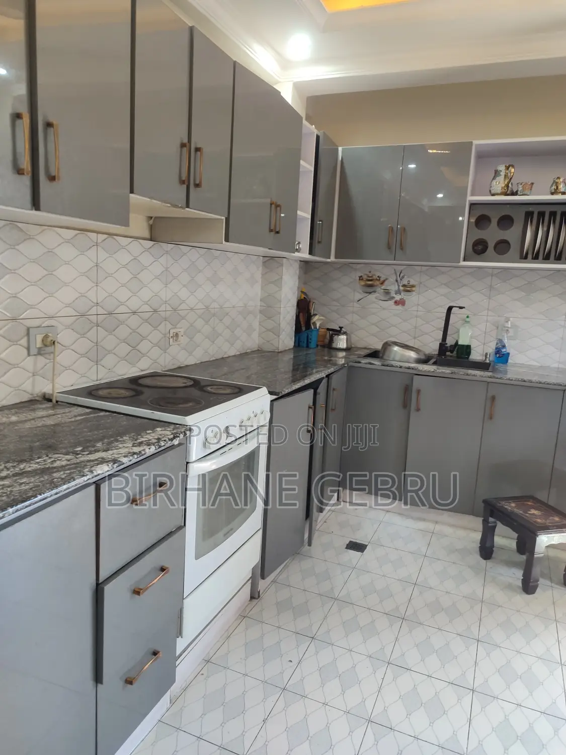 Furnished 7bdrm House in G+3 House, Bole for rent