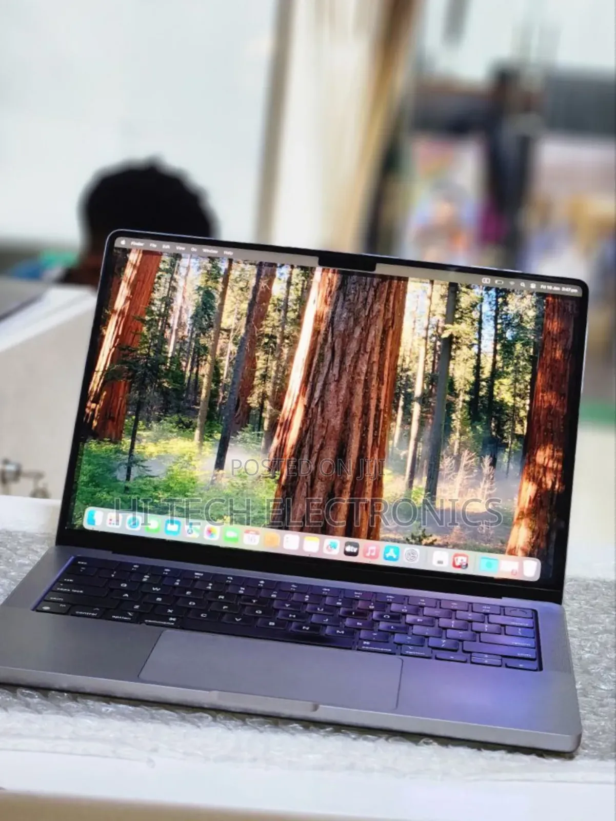 New Laptop Apple MacBook Pro M1 16GB Apple M1 Pro SSD 512GB