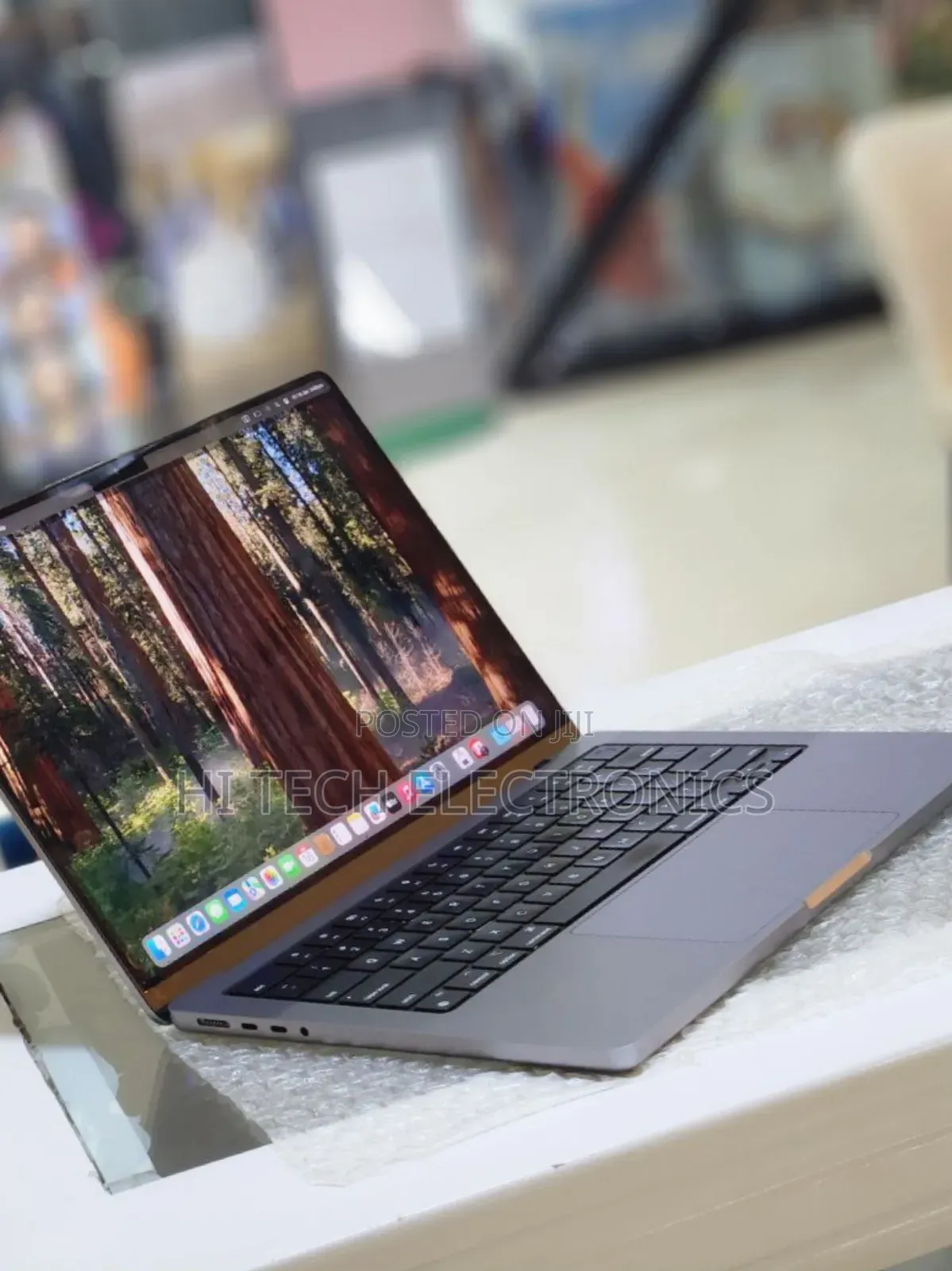 New Laptop Apple MacBook Pro M1 16GB Apple M1 Pro SSD 512GB