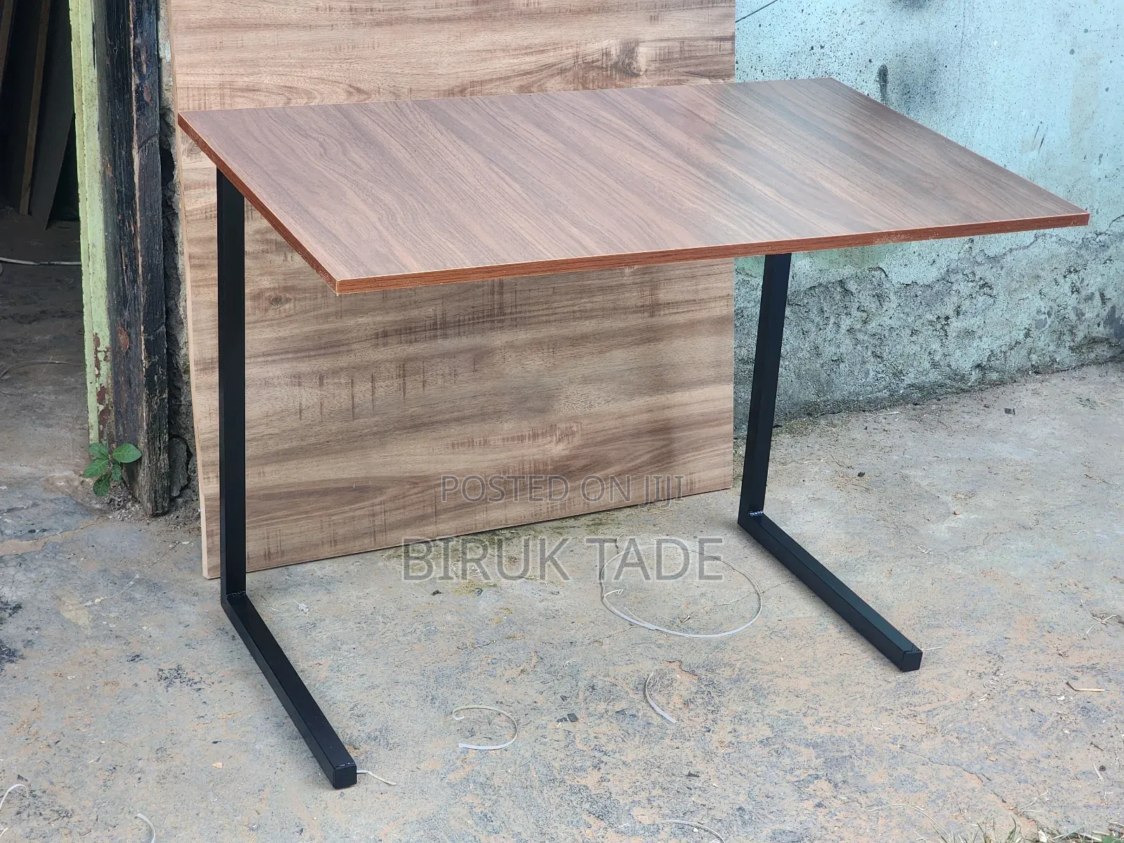 Study Table 100 × 60 Cm