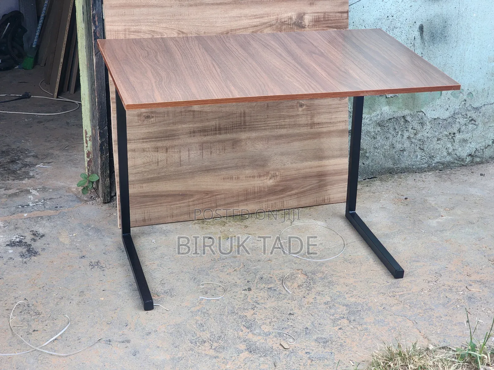 Study Table 100 × 60 Cm
