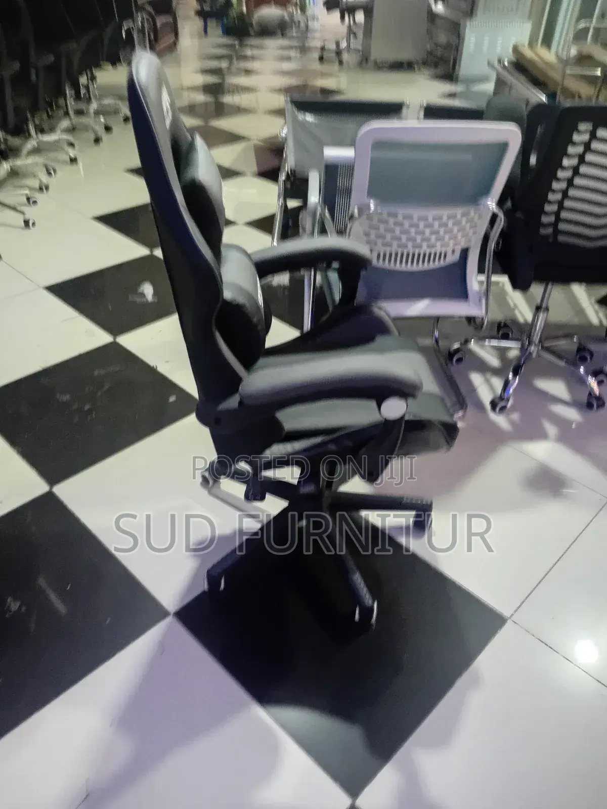 Fre ደልቫርይ Piasa