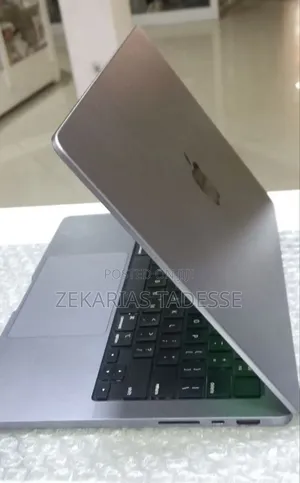 New Laptop Apple MacBook Pro 2021 M1 16GB Apple M1 Pro SSD 512GB