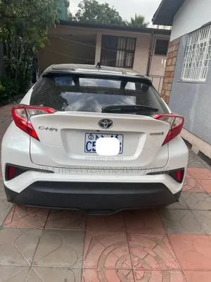 Toyota C-HR 2024 White