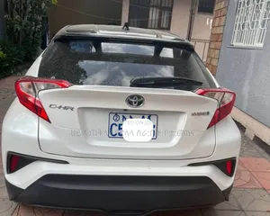 Toyota C-HR 2024 White