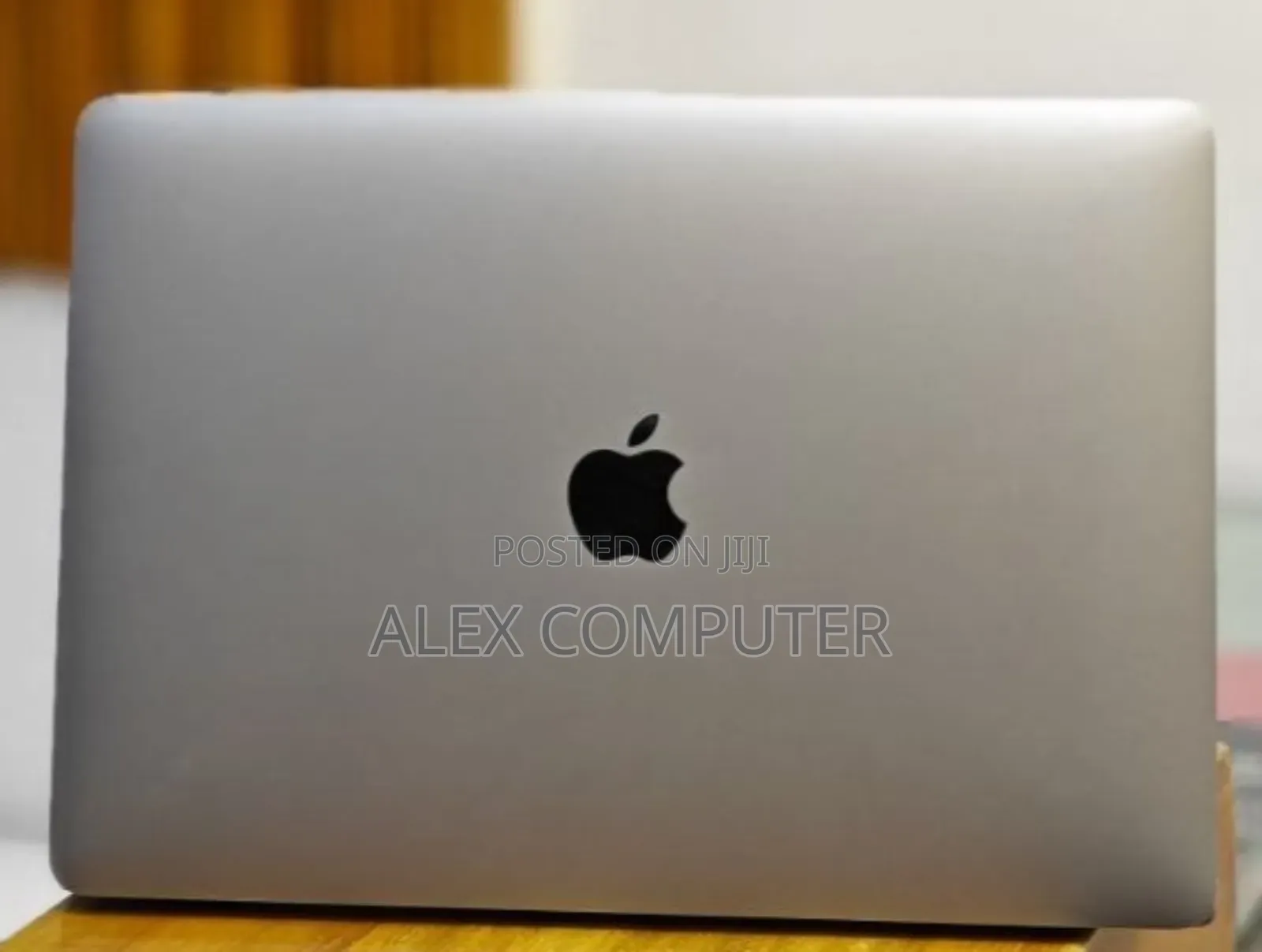 New Laptop Apple MacBook Pro 2019 16GB Intel Core I5 SSD 256GB