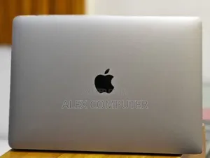 Photo - New Laptop Apple MacBook Pro 2019 16GB Intel Core I5 SSD 256GB