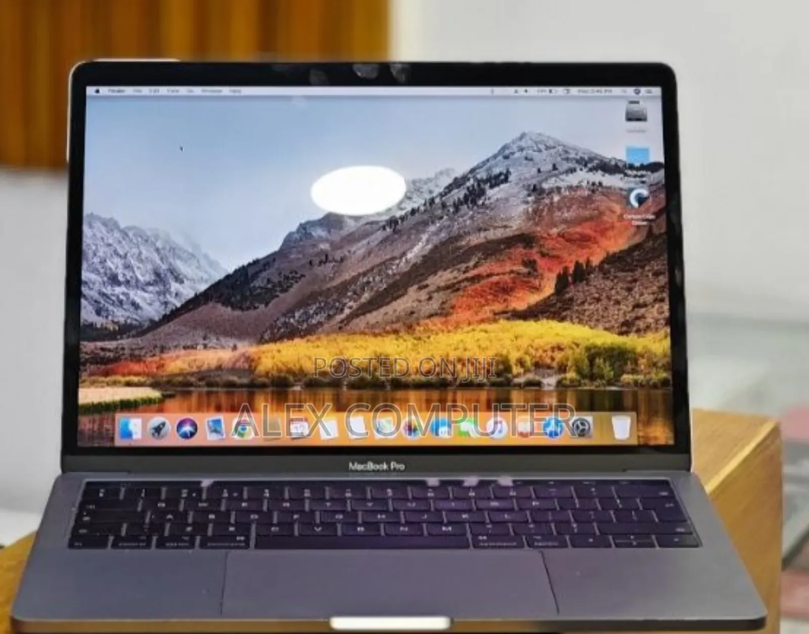 New Laptop Apple MacBook Pro 2019 16GB Intel Core I5 SSD 256GB