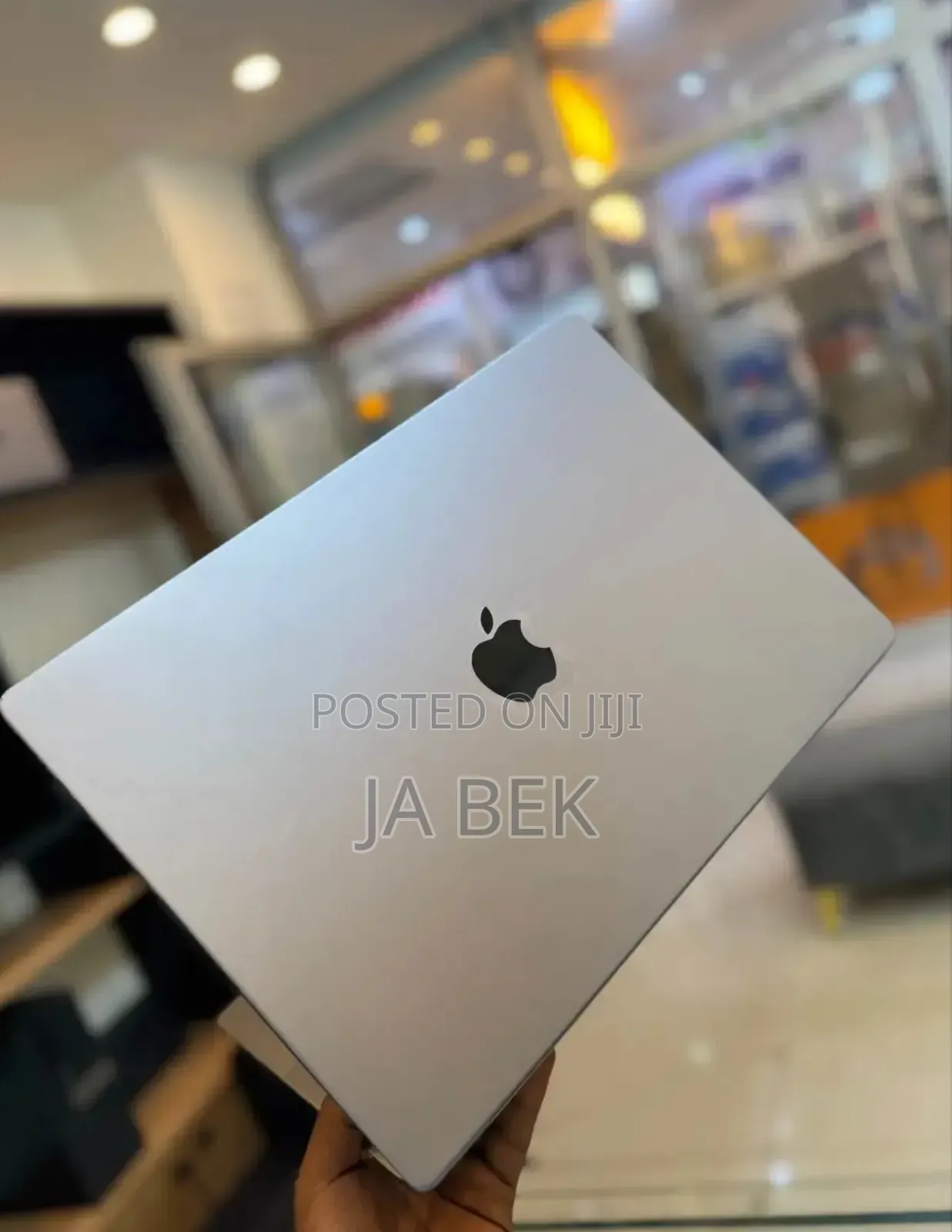 New Laptop Apple MacBook Pro M1 16GB Apple M1 Pro SSD 1T