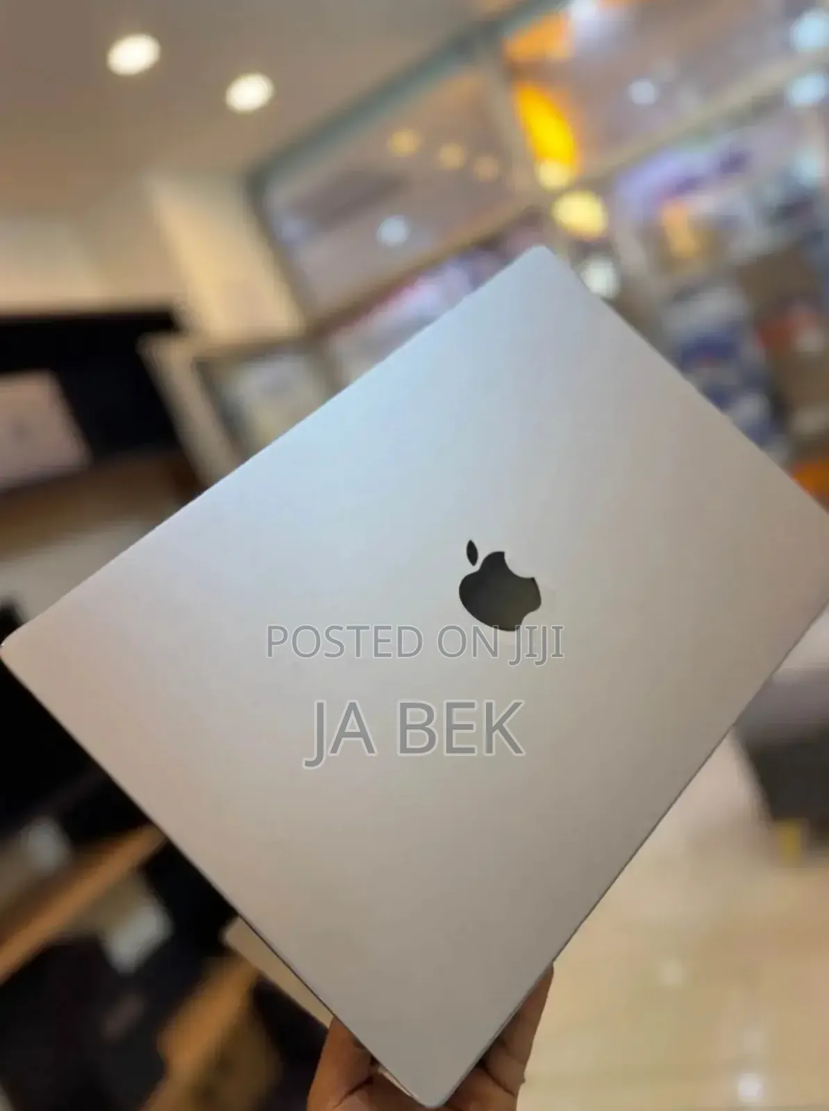 New Laptop Apple MacBook Pro M1 16GB Apple M1 Pro SSD 1T