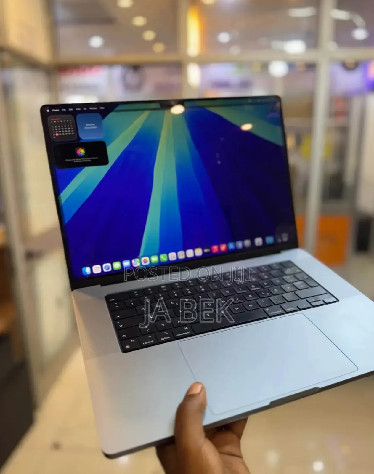 New Laptop Apple MacBook Pro M1 16GB Apple M1 Pro SSD 1T