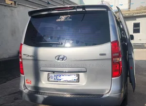 Hyundai Starex 2015 Silver
