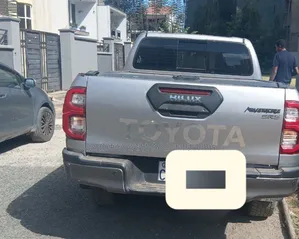 Toyota Hilux 2022 Off white