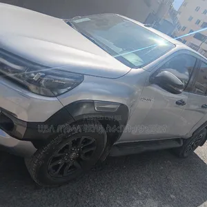 Toyota Hilux 2022 Off white