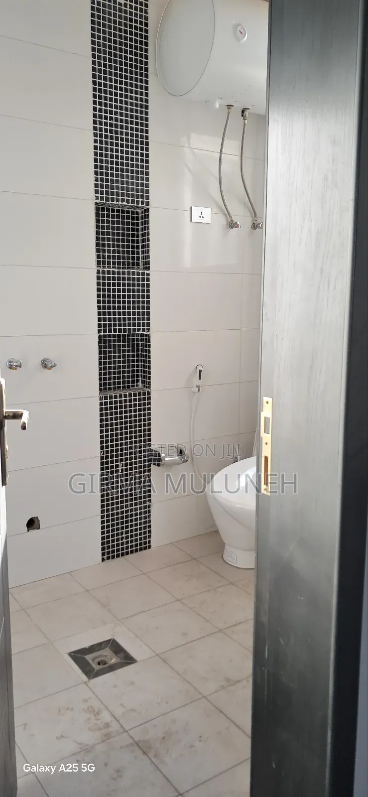 2bdrm Apartment in አዲስ ሒወት ሆስፒታል, Addis Ketema for sale