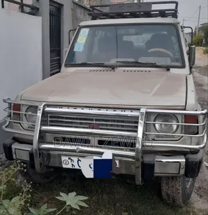 Mitsubishi Pajero 1991 Beige