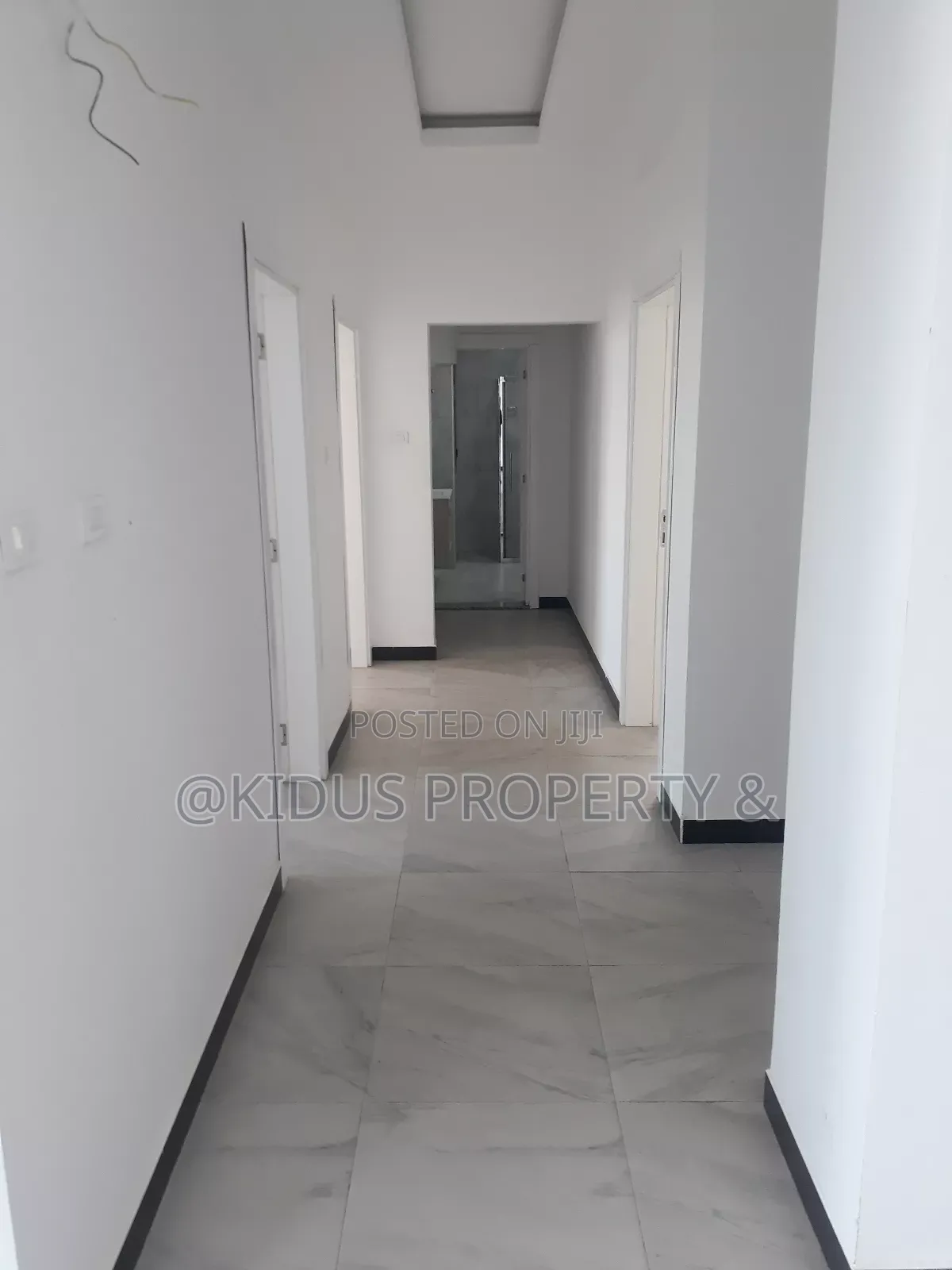 4bdrm Apartment in Lebu Medhaniyalem, Nifas Silk-Lafto for sale