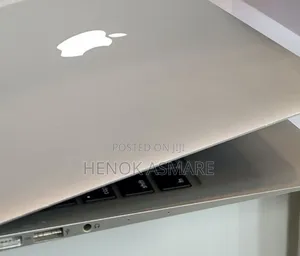 New Laptop Apple MacBook Air 2015 4GB Intel Core I5 SSD 128GB