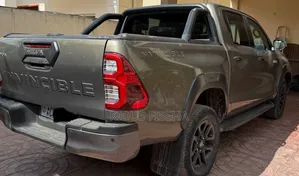 Toyota Hilux Revo Double Cab Deisel 2.8 AWD 2022 Gray