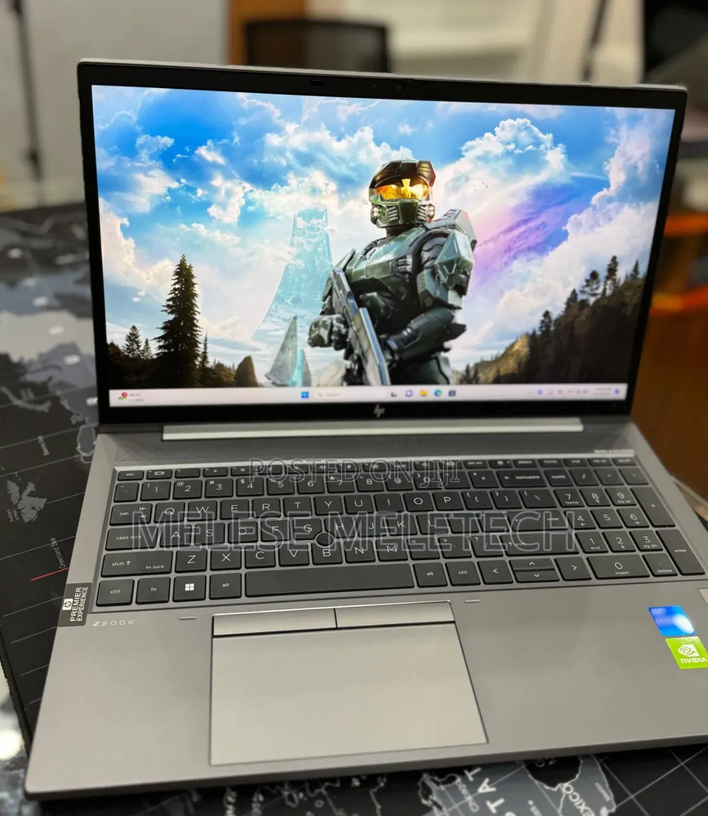 New Laptop HP ZBook Firefly G8 16GB Intel Core I7 SSD 512GB