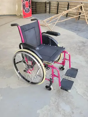 Wheelchair犯崁wheelchair//Having Hand Brakes. And Folding Foot Rest
