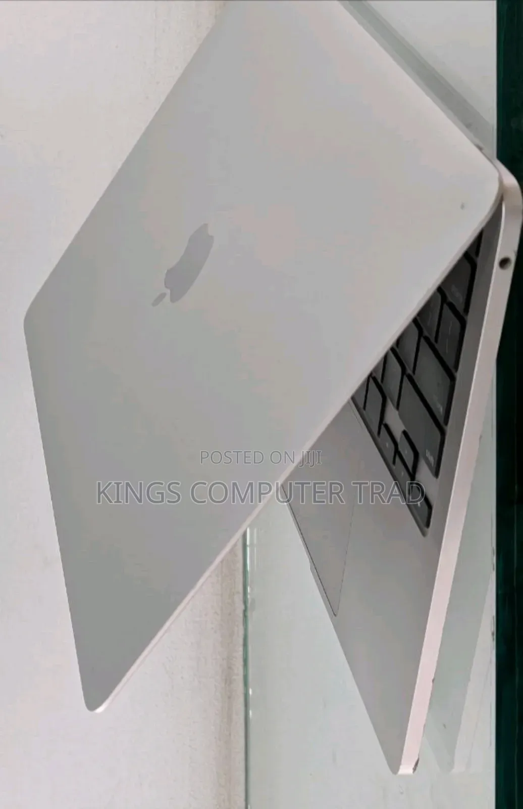 New Laptop Apple MacBook Air 2022 M2 8GB Intel Core M2 SSD 256GB