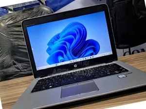 Photo - New Laptop HP EliteBook 820 G4 8GB Intel Core I5 SSD 256GB