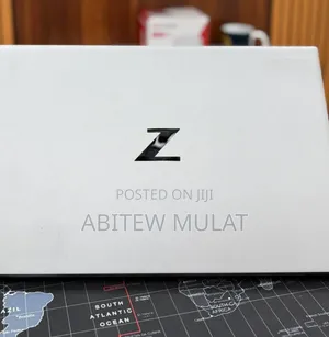 New Laptop HP ZBook Firefly G8 16GB Intel Core I7 SSD 512GB
