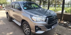 Toyota Hilux 2020 Gray