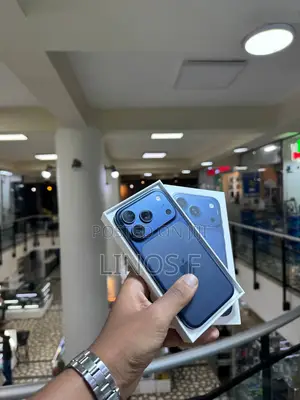 Photo - New Apple iPhone 17 Pro 256 GB Blue