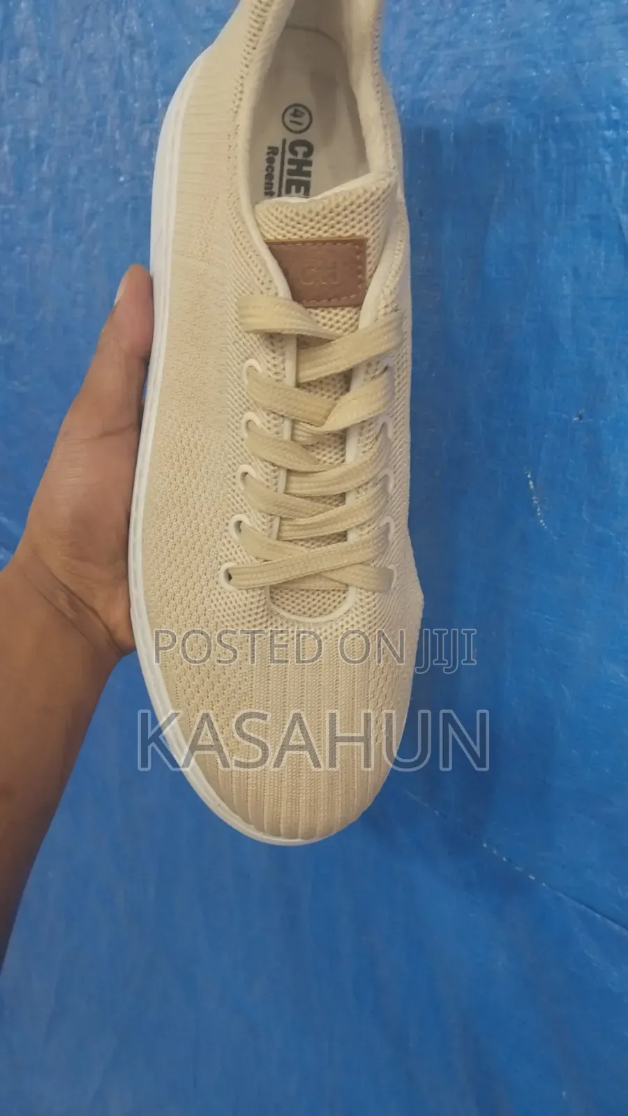 Chekich Cream and Gray