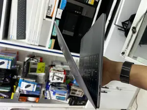 Laptop Apple MacBook Pro 2017 8GB Intel Core I5 SSD 256GB