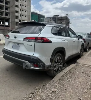 Photo - Toyota Frontlander 2.0 Hybrid FWD 2024 White