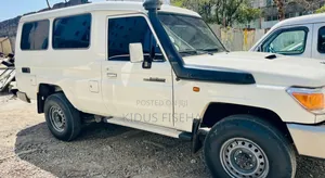 Toyota Land Cruiser 2018 White