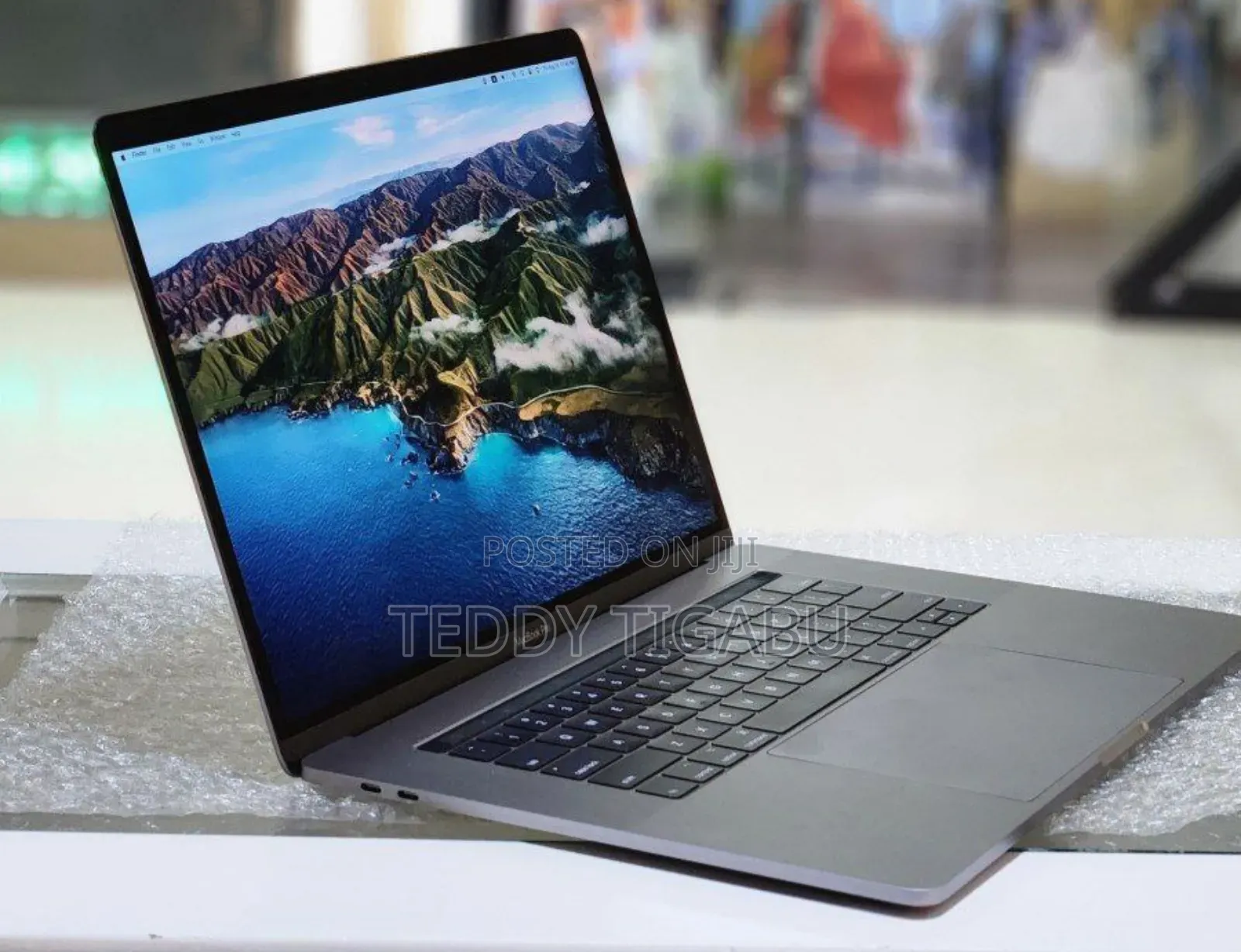 New Laptop Apple MacBook Pro 2017 16GB Intel Core I7 SSD 512GB